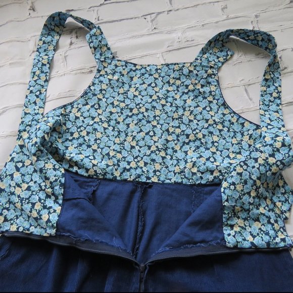 Vintage 1970s Blue Corduroy Gaucho Pants/Culotte Overalls With Floral Bib - Picture 7 of 8